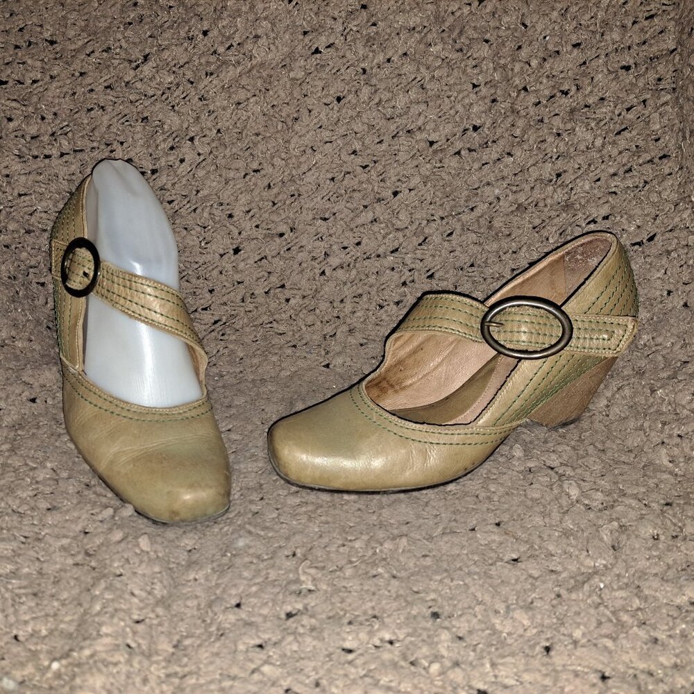 JOHN FLUEVOG-Getups-Eureka-Green Leather/Stitching-Mary Janes-Sz 7-Very Good